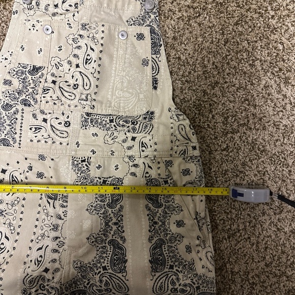 EUC Free People boyfriend printed bandana paisley overalls sz XS - Picture 9 of 10